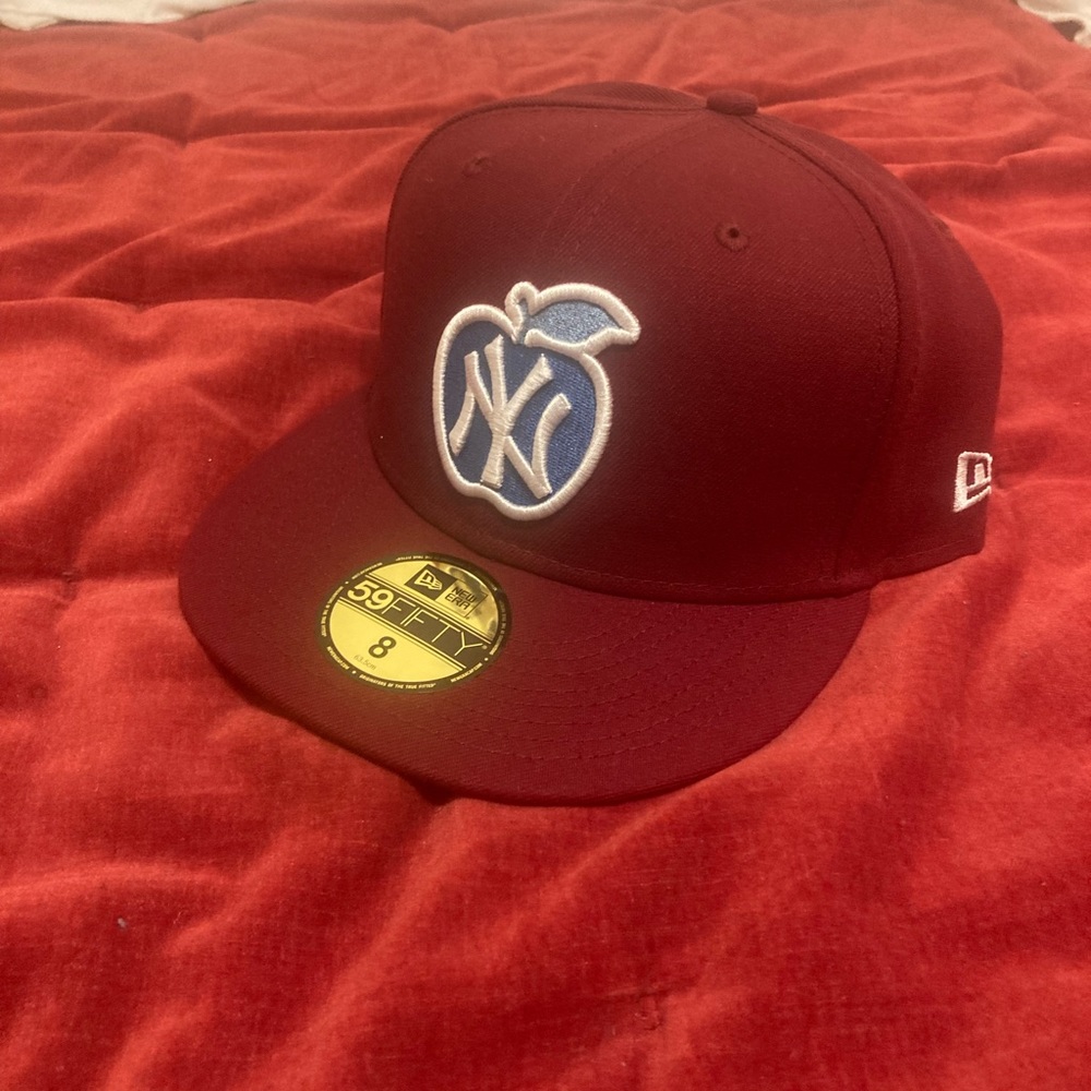 Mens New Era New York Yankees Big Apple Fitted Baseball Cap in sz 8 World Series